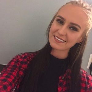 Meet your Posher, Ana